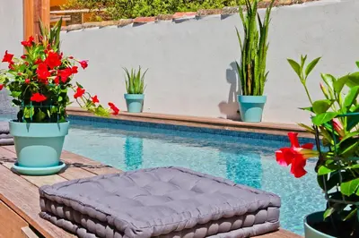 Piscine de l'établissement Hôtel La Villa Port d'Antibes & Spa ou située à proximité