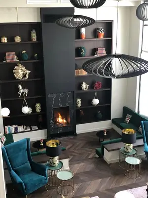 Coin salon dans l'établissement Hôtel La Villa Port d'Antibes & Spa