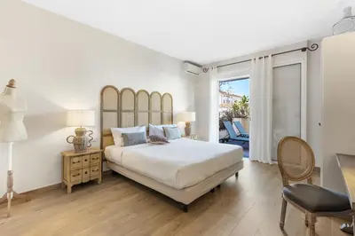 Un ou plusieurs lits dans un hébergement de l'établissement Hôtel La Villa Sainte Valérie Adults Only