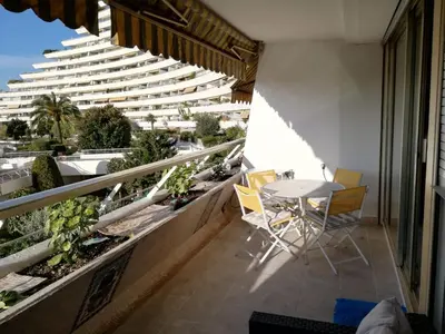 Balcon ou terrasse dans l'établissement VILLENEUVE LOUBET- MARINA BAIE DES Anges -AU BON VIVRE - 2 pièces- Le Ducal - 60m2 Luxe