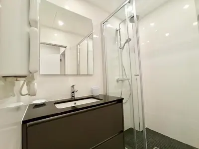 Salle de bains dans l'établissement Brand-New 1 Bedroom Fully Refurbished