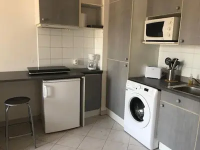 Cuisine ou kitchenette dans l'établissement Studio CENTRE CROISETTE