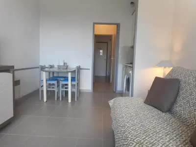 Cuisine ou kitchenette dans l'établissement Studio Accessible 2-4 Pers avec Terrasse Vue Mer WiFi - FR-1-252A-29