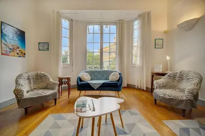 Coin salon dans l'établissement IMMOGROOM - Villa in the city center with terrace- garden