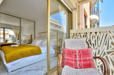 Un ou plusieurs lits dans un hébergement de l'établissement Luxury 4 Stars Apartment with 2 Terraces, Cannes Croisette