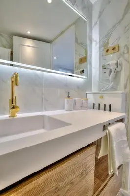 Salle de bains dans l'établissement Luxury 4 Stars Apartment with 2 Terraces, Cannes Croisette