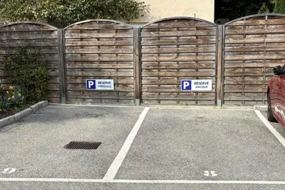 Tennis ou squash au sein de l'appartement ou à proximité