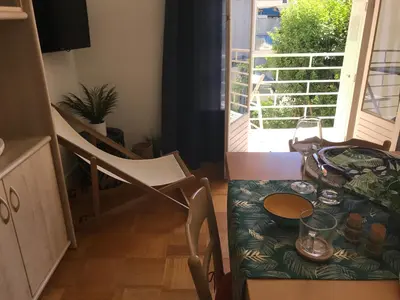 Coin salon dans l'établissement Charmant appartement au cœur de Juan les Pins