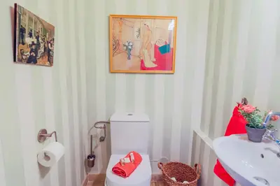 Salle de bains dans l'établissement LE CHATEAU DE LA PINEDE AP4198 by Riviera Holiday Homes