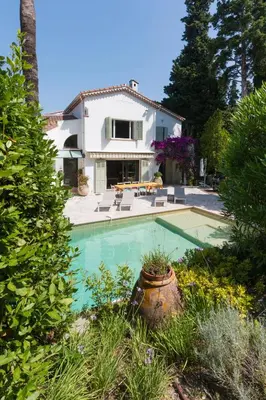 Piscine de l'établissement Villa Tsavorite - Cannes Californie ou située à proximité