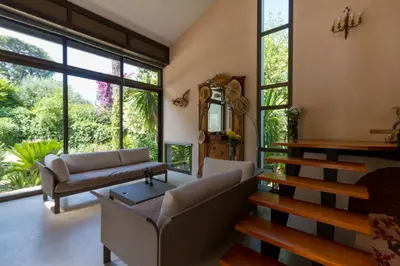 Coin salon dans l'établissement Villa Tsavorite - Cannes Californie