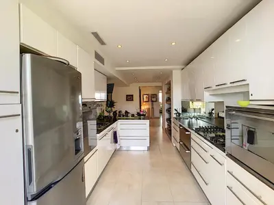 Cuisine ou kitchenette dans l'établissement FRGK 
