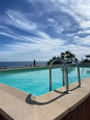 Piscine de l'établissement Apt Golfe Juan - 5min des plages - Parking privée - Piscine Rooftop ou située à proximité