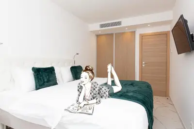 Un ou plusieurs lits dans un hébergement de l'établissement Brand new 2 bedrooms next to Croisette !