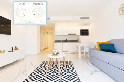 Cuisine ou kitchenette dans l'établissement Brand new 2 bedrooms next to Croisette !