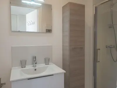 Salle de bains dans l'établissement STUDIO LES ALGUES