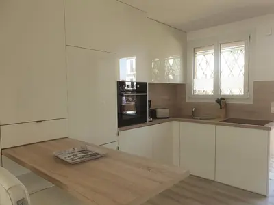 Cuisine ou kitchenette dans l'établissement STUDIO LES ALGUES