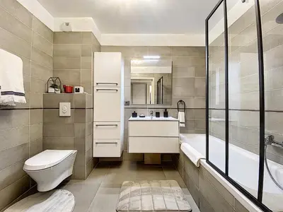 Salle de bains dans l'établissement Apartment Palm Beach with a nice swimming pool