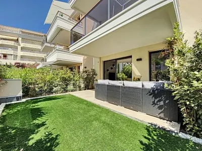 Jardin de l'établissement Apartment Palm Beach with a nice swimming pool