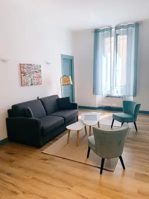 Coin salon dans l'établissement Au cœur du vieil Antibes