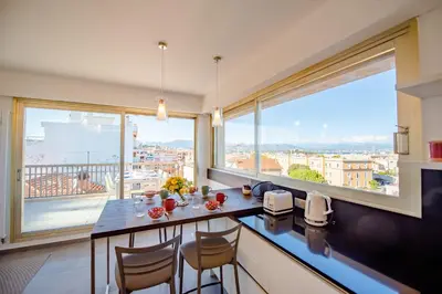 Balcon ou terrasse dans l'établissement High Standing with Incredible Old Antibes and Sea views