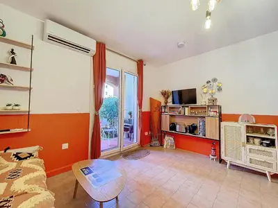 Cuisine ou kitchenette dans l'établissement Cosy, Wi-Fi, jardin & parking, Jasmins Studio entre Cannes et Antibes