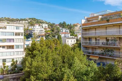 Vue générale sur la montagne ou vue sur la montagne depuis l'appartement