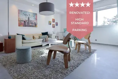 Coin salon dans l'établissement 3-Br Apartment 3 minutes to the Croisette