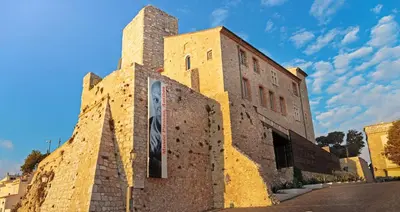 Plan de l'établissement Nice Renting - MASSENA - LOFT - HEART of VIEIL ANTIBES - THE MARKET WITH SEA VIEW