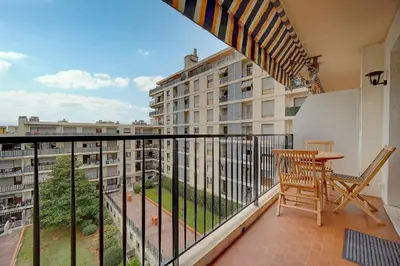 Balcon ou terrasse dans l'établissement IMMOGROOM - Very Pleasant and Bright - Cozy - Shops