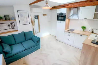 Cuisine ou kitchenette dans l'établissement Luxurious & calm flat in heart of Old Antibes