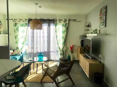 Télévision ou salle de divertissement dans l'établissement Ref CAV - Palmes d'Or Properties