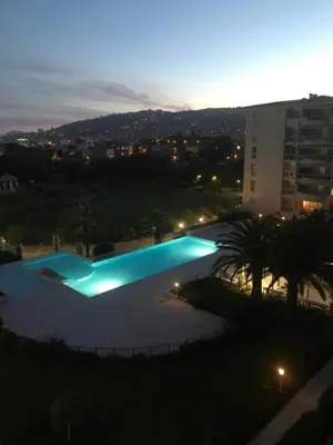 Piscine de l'établissement Grand 2 Pièces Climatisé dans Residence de Standing avec Vue Piscine au Bord de la Mer ou située à proximité