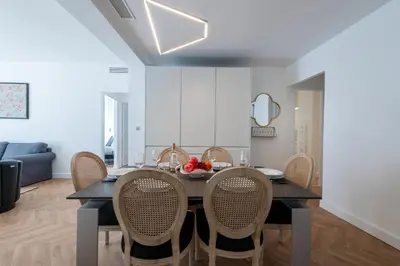 Coin salon dans l'établissement 3-Br apartment in the Golden Square