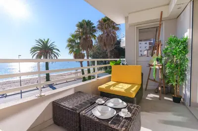 Balcon ou terrasse dans l'établissement L'Aiglon SCLS - Clim, Wifi, Parking, Vue mer