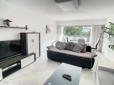 Télévision ou salle de divertissement dans l'établissement Appartements de Standing Cannes Centre