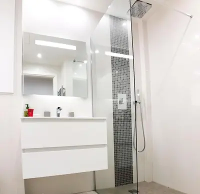 Salle de bains dans l'établissement 2 pièces Luxueux en face du Martinez et Croisette