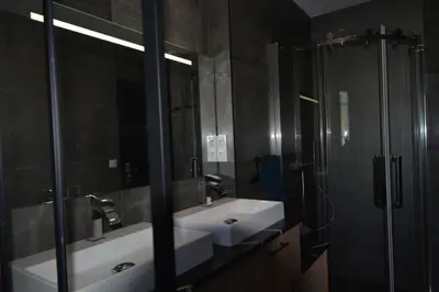 Salle de bains dans l'établissement Les villas du Golf Mougins