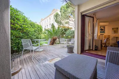 Coin salon dans l'établissement Paradise Cannes Center with Pool and Park VILLA LE LYS
