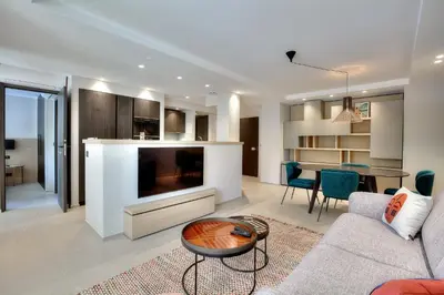 Cuisine ou kitchenette dans l'établissement Luxury flat with balcony - city center Cannes