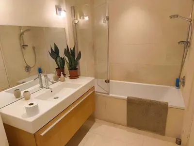 Salle de bains dans l'établissement Quiet Private Garden Suite with Pool