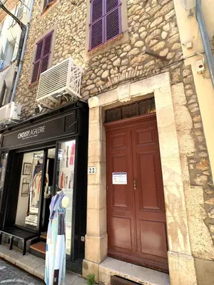 Façade ou entrée de l'établissement Renovated apartment AC - wifi - 2-4pers - Center Antibes rue James Close
