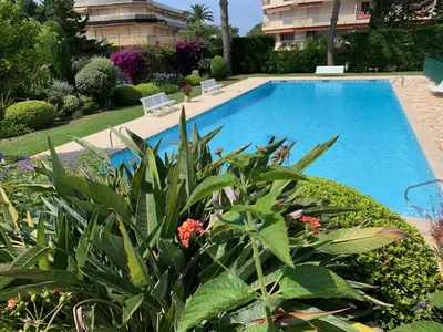 Piscine de l'établissement Superbe Studio Le pavois ou située à proximité