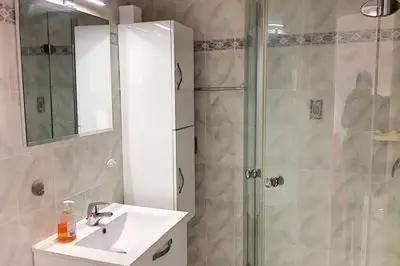 Salle de bains dans l'établissement AiguesMarines