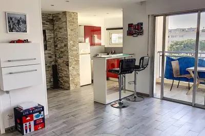 Cuisine ou kitchenette dans l'établissement AiguesMarines