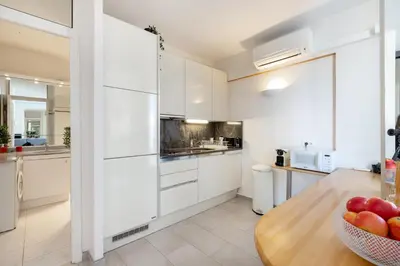 Cuisine ou kitchenette dans l'établissement 45 Croisette Apartment - Prime Location - Beach & Palais by Foot - AC