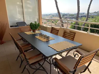 Balcon ou terrasse dans l'établissement Le Beauvert - StayInAntibes