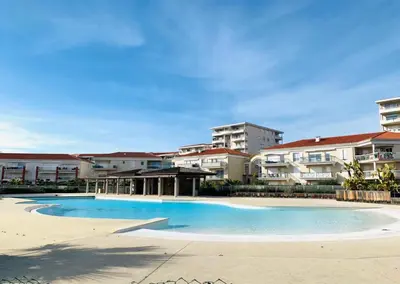 Piscine de l'établissement Bord de mer Juan les Pins ou située à proximité