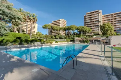 Piscine de l'établissement Magniolias - Résidence Calme avec Piscine, Tennis & Jardin ou située à proximité
