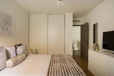 Un ou plusieurs lits dans un hébergement de l'établissement Stylish New 1 bedroom apartment in juan les pins